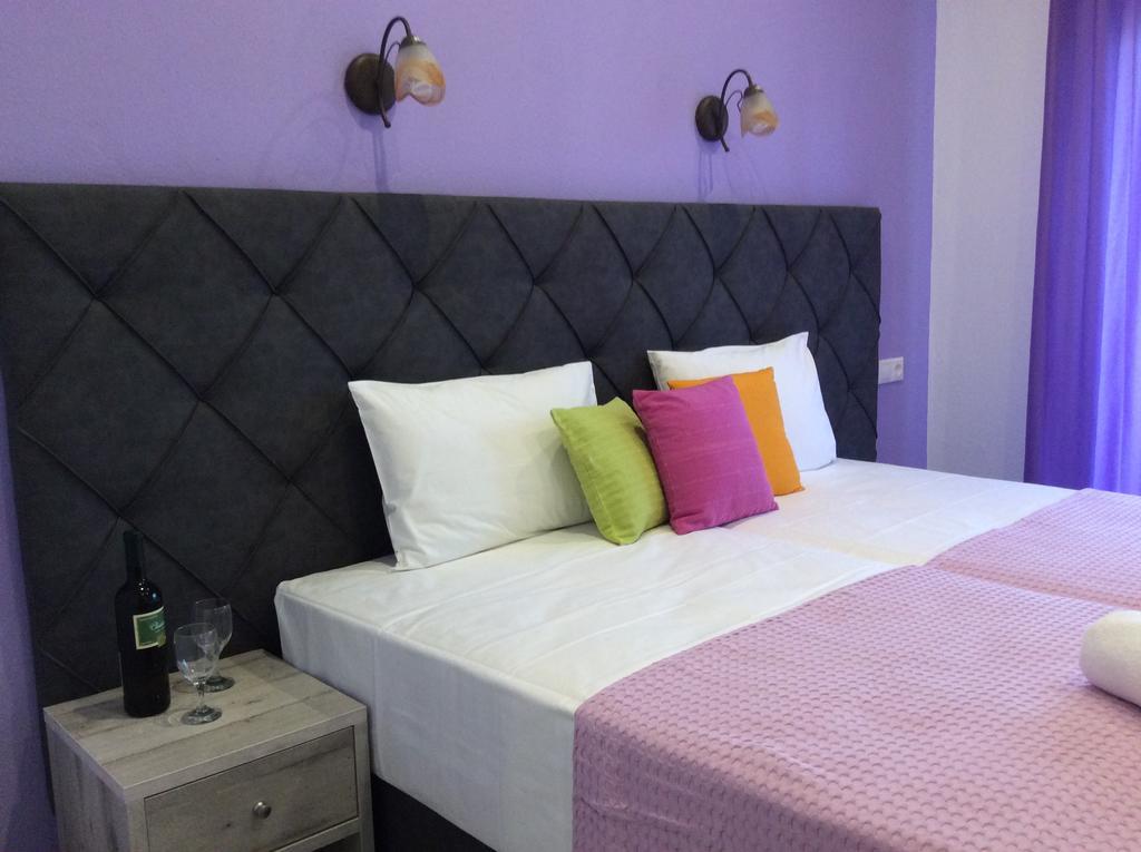 Studios Nopi-Zoi สเกียธอสทาวน์ ภายนอก รูปภาพ